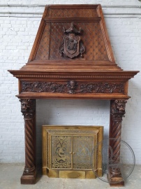Антикварный резной портал для камина код. BE4143792