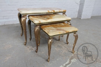 Набор старинных столиков из бронзы со столешницей из оникса код. BE4097354