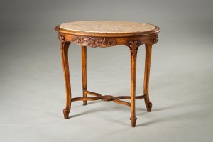 картинка Антикварный столик с поверхностью из мрамора салоне старинных вещей "Шебби" являющийся официальным дистрибьютором в России и Беларуси