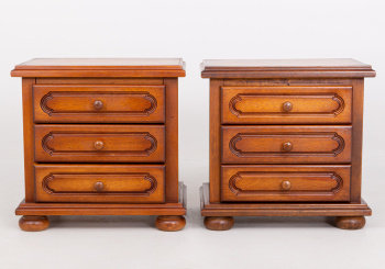 Старинные тумбочки (2 шт.) код. RM42183