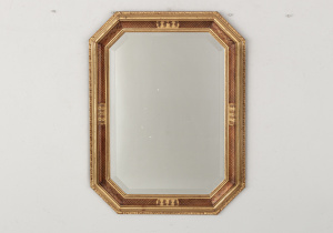 картинка Старинное зеркало салоне старинных вещей "Шебби" являющийся официальным дистрибьютором в России и Беларуси