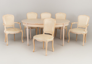 картинка Старинный столовый гарнитур салоне старинных вещей "Шебби" являющийся официальным дистрибьютором в России и Беларуси