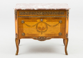 Старинная тумбочка код. RM32071