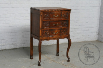 Антикварный комод код. BE6669