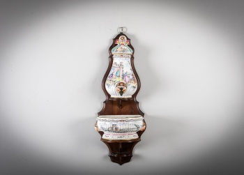 Антикварный настенный умывальник («лавобо»), выполненный из фаянса на деревянной основе код.&nbsp;RM4165844