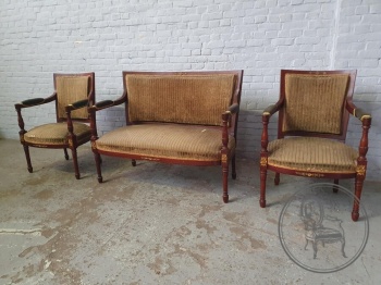 Антикварный набор из красного дерева с декоративными бронзовыми накладками код. BE4105761