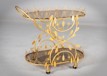 Старинная сервировочная тележка с золотистым растительным декором код.&nbsp;RM4165899