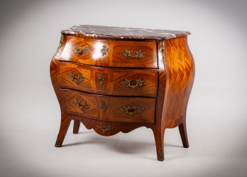 Старинный французский ореховый комод с маркетри код. RM4161590