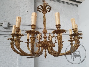 картинка Старинная люстра из литой бронзы салоне старинных вещей "Шебби" являющийся официальным дистрибьютором в России и Беларуси