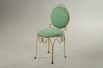 Старинный стул с изящными завитками код. RM4103753