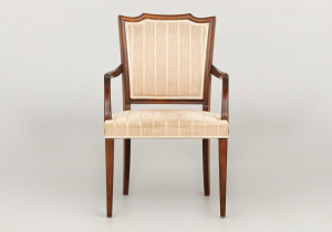 картинка Старинное кресло салоне старинных вещей "Шебби" являющийся официальным дистрибьютором в России и Беларуси