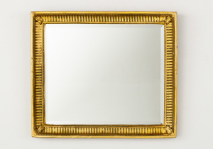 картинка Старинное зеркало салоне старинных вещей "Шебби" являющийся официальным дистрибьютором в России и Беларуси