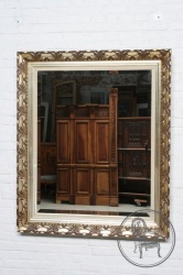 Старинное зеркало в деревянной декорированной раме код. BE4097226