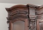 Старинный резной посудный шкаф изогнутой формы код. RM4099390 фото 8