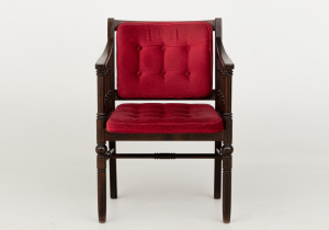 картинка Старинное кресло салоне старинных вещей "Шебби" являющийся официальным дистрибьютором в России и Беларуси