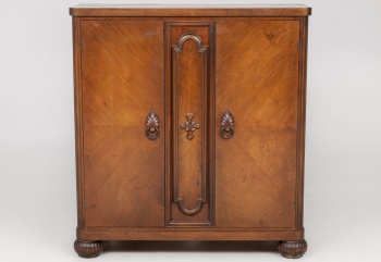 Старинный посудный шкаф со шпоном красного дерева код. RM4100852