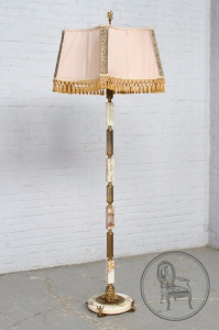 картинка Старинный торшер салоне старинных вещей "Шебби" являющийся официальным дистрибьютором в России и Беларуси