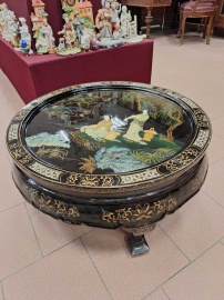 Круглый столик в стиле Шинуазри, декорированный перламутром код.&nbsp;BLT171