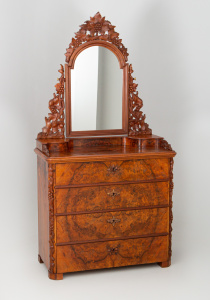 картинка Антикварный комод с зеркалом салоне старинных вещей "Шебби" являющийся официальным дистрибьютором в России и Беларуси