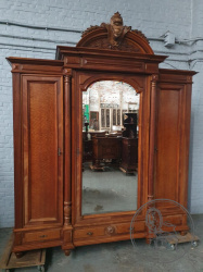 Антикварный ореховый шкаф с зеркалом код. BE3259521
