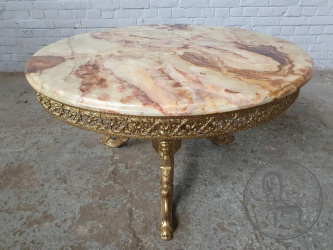 Старинный кофейный столик со столешницей из оникса и бронзовым основанием код. BE4096750