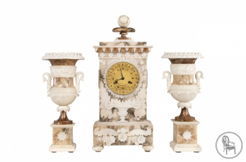 Антикварные мраморные часы с вазами код. VS3253735