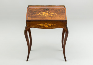 картинка Антикварное бюро салоне старинных вещей "Шебби" являющийся официальным дистрибьютором в России и Беларуси