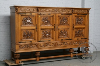 Антикварный дубовый комод с объемной резьбой код. BE4097233