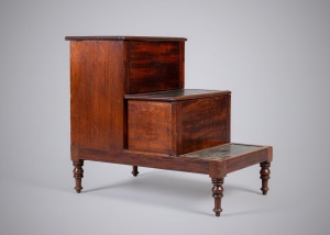 Антикварная библиотечная лестница из красного дерева код.&nbsp;RM4167163
