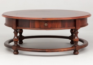 картинка Старинный столик из красного дерева с выдвижным ящиком салоне старинных вещей "Шебби" являющийся официальным дистрибьютором в России и Беларуси