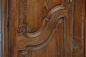 Антикварный шкаф с орнаментальной резьбой и латунными элементами код. BE3259567 фото 7