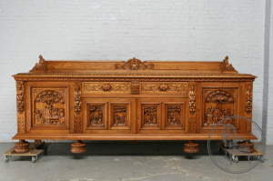 картинка Антикварный комод в стиле Брейгель салоне старинных вещей "Шебби" являющийся официальным дистрибьютором в России и Беларуси