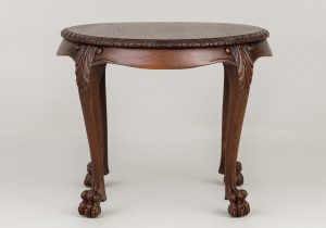 картинка Cтаринный столик салоне старинных вещей "Шебби" являющийся официальным дистрибьютором в России и Беларуси