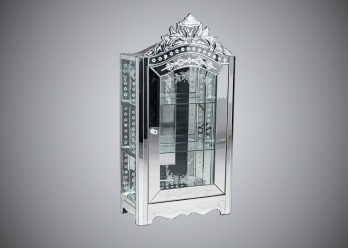 Антикварная витрина с зеркальными панелями код. RM4166338
