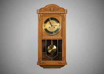 Антикварные настенные часы с маятником код.&nbsp;RM4166016