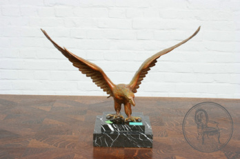 Старинная бронзовая скульптура в виде орла код. BE6894