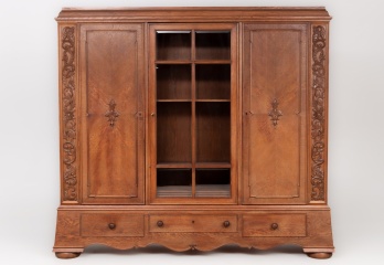 Старинный книжный шкаф с художественной резьбой код. RM4100684