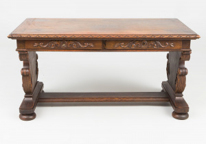 картинка Антикварный письменный стол салоне старинных вещей "Шебби" являющийся официальным дистрибьютором в России и Беларуси