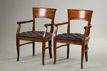 Пара старинных кресел из красного дерева код. RM4103757