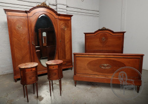 картинка Антикварный спальный гарнитур из красного дерева в стиле ампир салоне старинных вещей "Шебби" являющийся официальным дистрибьютором в России и Беларуси