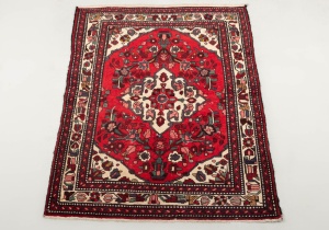 картинка Старинный шерстяной ковер из Ирана, регион Хамадан салоне старинных вещей "Шебби" являющийся официальным дистрибьютором в России и Беларуси