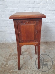 Антикварная дубовая тумбочка с вензельной резьбой код. BE3259327