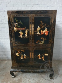 Старинный китайский комод с инкрустацией и бронзовыми накладками код. BE4131585