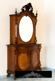 Старинный посудный шкаф код. RM64724