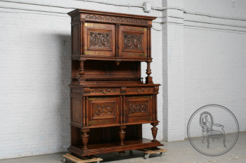 Антикварный буфет из ореха с резьбой в античных сюжетах код. BE107567