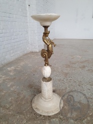 Старинная подставка с бронзовой мифологической фигурой код. BE4129548