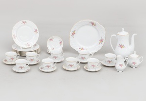 картинка Старинный сервиз с нежной деколью и ручной подрисовкой салоне старинных вещей "Шебби" являющийся официальным дистрибьютором в России и Беларуси