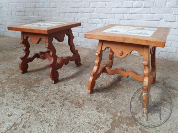 Антикварные столики (2 шт.) в рустикальном стиле с поверхностью из плитки Делфт код. BE107117