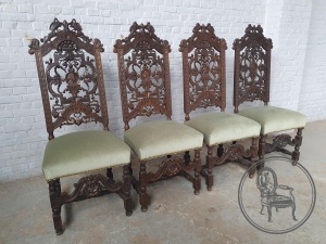 Антикварный комплект стульев (4 шт.) с объемной резьбой с изображением растений и птиц код.&nbsp;BE4165583