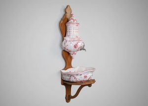 картинка Антикварный настенный фаянсовый умывальник (лавабо) салоне старинных вещей "Шебби" являющийся официальным дистрибьютором в России и Беларуси